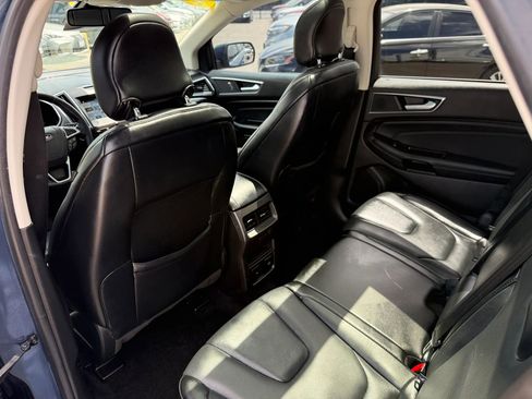 Used 2018 Ford Edge Titanium w/ Equipment Group 302A AWD/4WD image 15