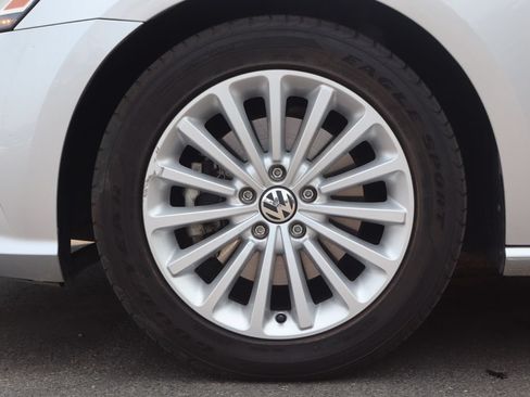 Used 2017 Volkswagen Passat 1.8T SE FWD image 26