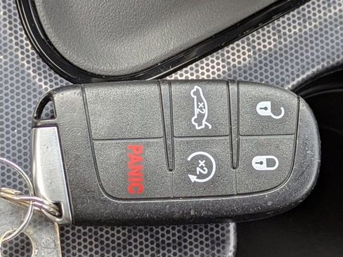 Used 2015 Dodge Challenger R/T Plus image 30