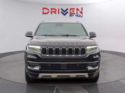 Used 2024 Jeep Wagoneer L Series II RWD image 8