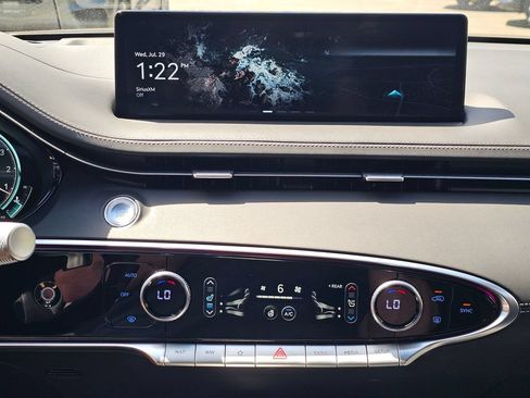 Certified 2025 Genesis GV70 3.5T Sport w/ Sport Prestige Package AWD/4WD image 13