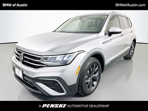 Used 2023 Volkswagen Tiguan SE FWD image 1