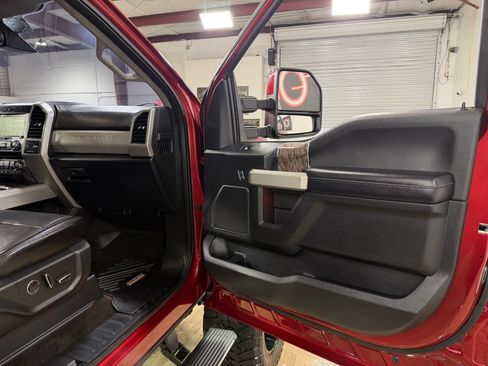 Used 2018 Ford F250 Lariat w/ Lariat Ultimate Package AWD/4WD image 21
