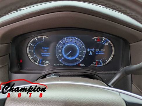 Used 2017 Cadillac Escalade Premium Luxury RWD image 34
