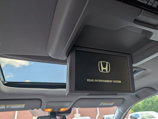 Used 2017 Honda Pilot Touring image 22