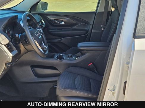 Used 2023 GMC Terrain SLE w/ Driver Convenience Package image 11