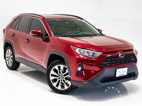 Used 2019 Toyota RAV4 XLE Premium w/ Advanced Technology Package FWD image 6