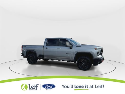 Used 2025 Chevrolet Silverado 2500 LT w/ Trail Boss Package image 2