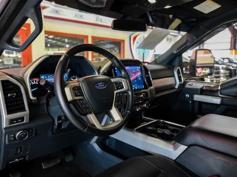 Used 2022 Ford F250 Lariat w/ Lariat Value Package image 5