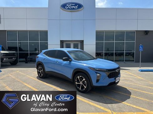 Used 2024 Chevrolet Trax RS w/ Driver Confidence Package FWD image 1