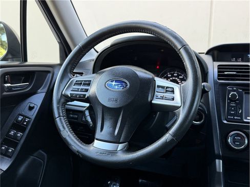 Used 2015 Subaru Forester 2.5i Touring w/ Eyesight & Navigation System AWD/4WD image 9