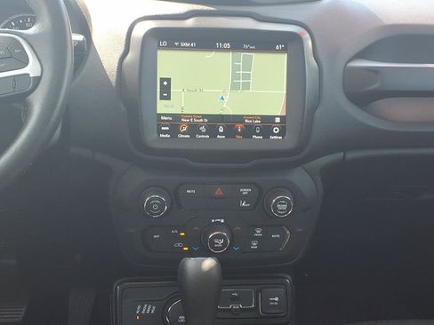 Used 2023 Jeep Renegade Altitude w/ Sun/Sound Group AWD/4WD image 13