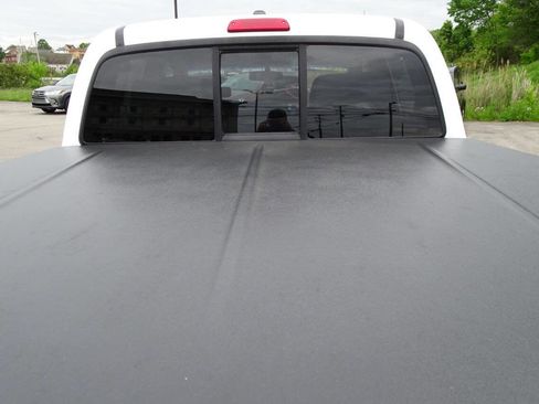 Used 2011 Toyota Tacoma 4x4 Double Cab w/ TRD Off-Road Pkg image 9