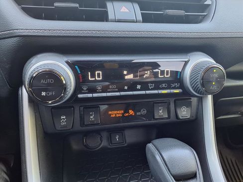 Used 2022 Toyota RAV4 XLE w/ Convenience Package image 25