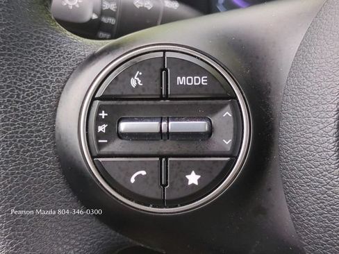 Used 2025 Kia Soul LX w/ LX Technology Package FWD image 24