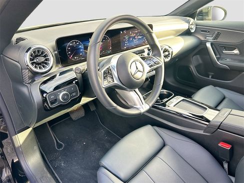 Certified 2025 Mercedes-Benz CLA 250 image 9