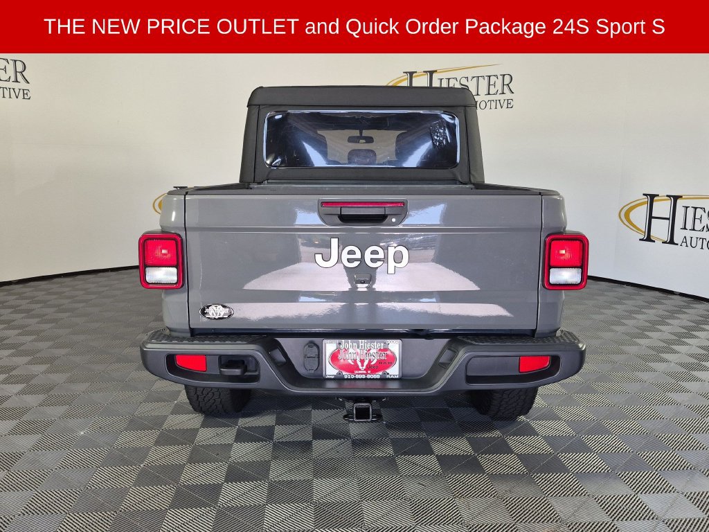 Certified 2022 Jeep Gladiator Sport AWD/4WD image 7