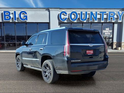 Used 2016 Cadillac Escalade Premium image 2