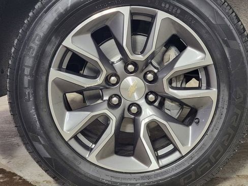 Used 2022 Chevrolet Silverado 1500 LT AWD/4WD image 10