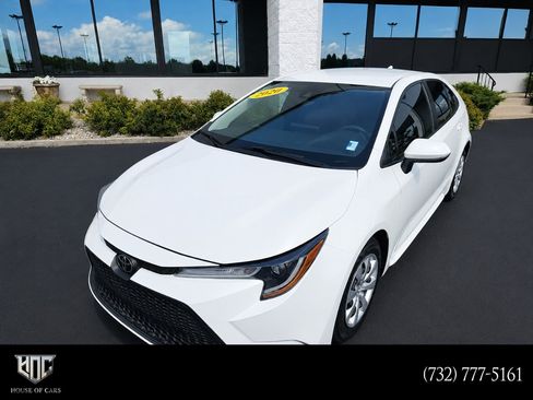 Used 2022 Toyota Corolla LE FWD image 1