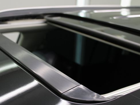 Used 2017 Lexus LX 570 4WD w/ Luxury Package image 26