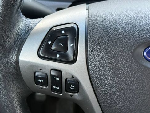 Certified 2018 Ford Taurus SEL FWD image 19