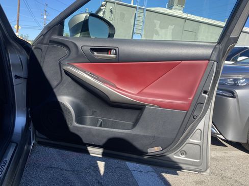 Used 2018 Lexus IS 300 image 22