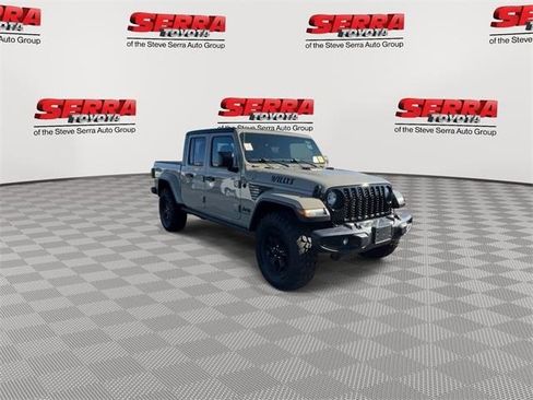 Used 2022 Jeep Gladiator Sport image 3