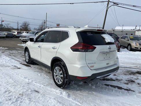 Used 2016 Nissan Rogue SV image 4