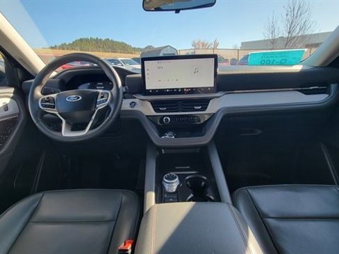 Used 2025 Ford Explorer Active w/ Active Comfort Package image 19