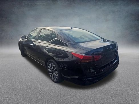 Used 2025 Nissan Altima 2.5 SV FWD image 5