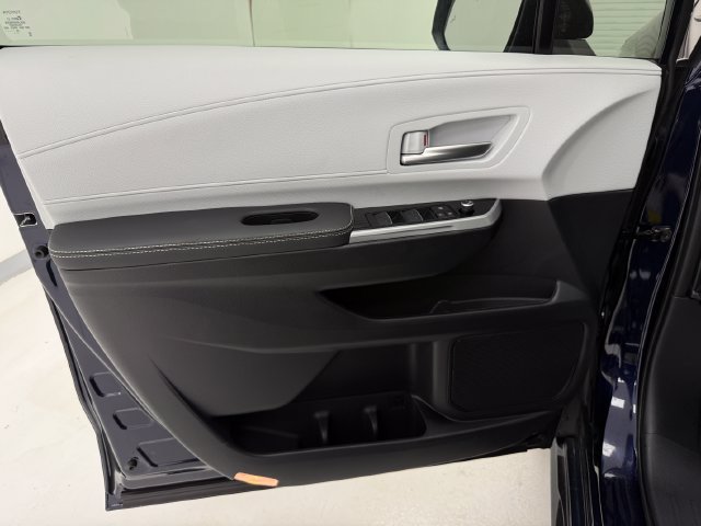 New 2026 Toyota Sienna XSE FWD image 30