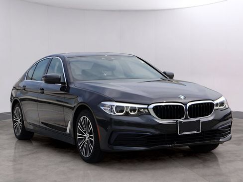 Used 2019 BMW 530i xDrive w/ Convenience Package AWD/4WD image 3