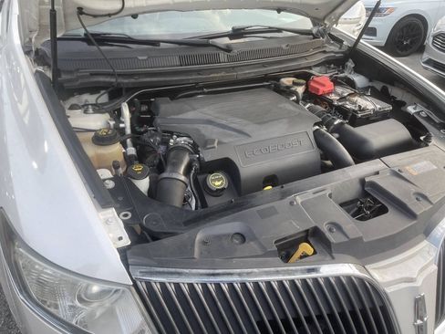 Used 2014 Lincoln MKT AWD w/ Equipment Group 201A image 29
