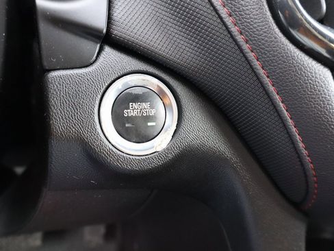 Used 2022 Chevrolet Equinox RS w/ Infotainment Package image 12