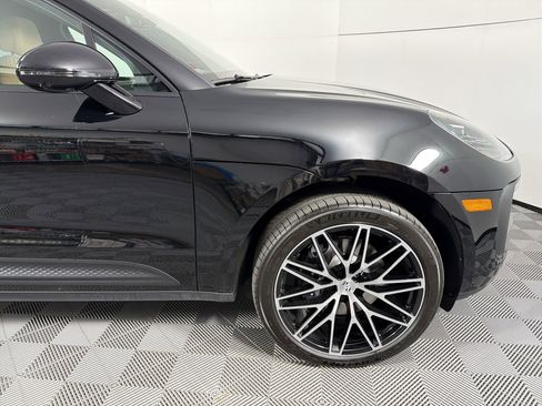 Used 2026 Porsche Macan AWD/4WD image 12