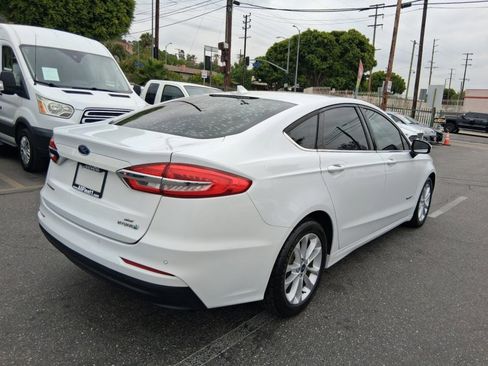 Used 2019 Ford Fusion SE FWD image 6