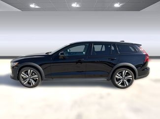 Used 2025 Volvo V60 B5 Cross Country Plus AWD/4WD video 2