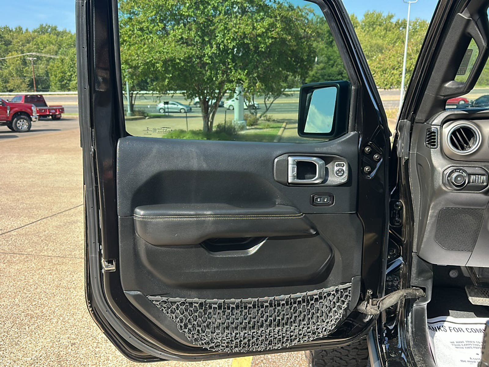 Used 2018 Jeep Wrangler Unlimited Rubicon AWD/4WD image 33