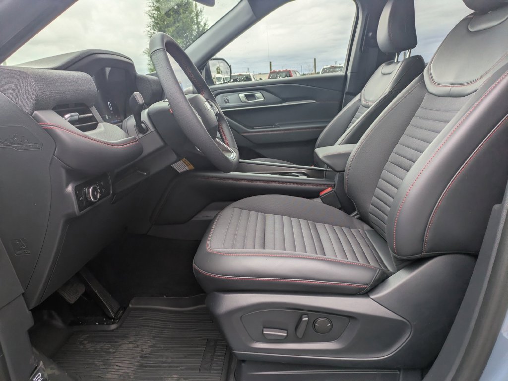 New 2026 Ford Explorer ST-Line w/ ST-Line Street Pack RWD image 23