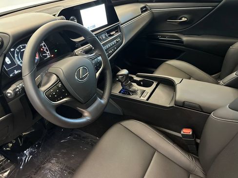 Used 2025 Lexus ES 350 w/ Accessory Package (Z2) FWD image 10