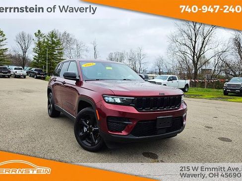 Used 2023 Jeep Grand Cherokee Altitude image 1