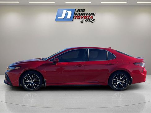 Used 2024 Toyota Camry SE image 8