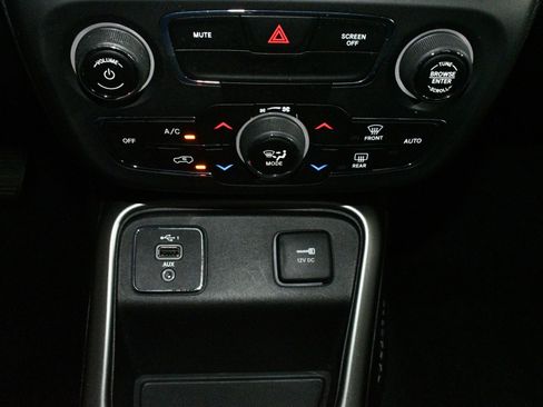 Used 2019 Jeep Compass Latitude w/ Popular Equipment Group image 36