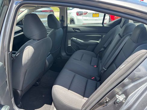 Used 2025 Nissan Altima 2.5 SV FWD image 24