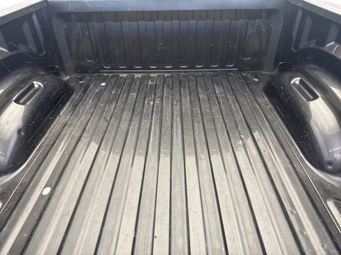 Used 2022 RAM 1500 Laramie AWD/4WD image 18