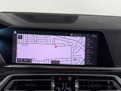 Used 2022 BMW X7 xDrive40i w/ M Sport Package AWD/4WD image 28