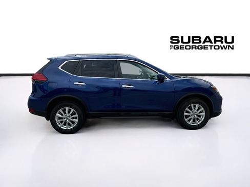 Used 2017 Nissan Rogue SV w/ SV Premium Package AWD/4WD image 8