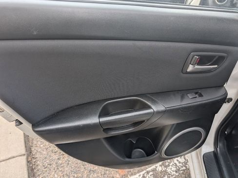 Used 2006 MAZDA MAZDA3 s image 27