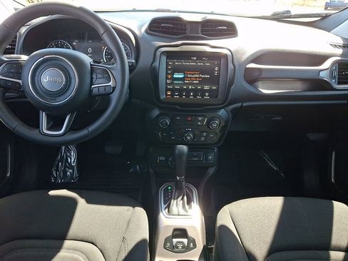 Used 2022 Jeep Renegade Latitude AWD/4WD image 16